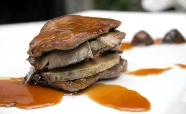 pluma-iberica-con-foie-y-boletus